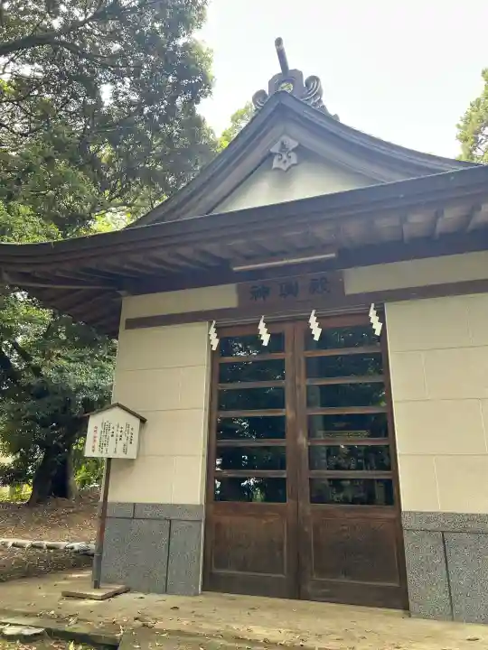 比々多神社の{uncategorized: "未分類", other: "その他", undefined: "問題あり", building: "その他建物", grave: "お墓", sacred_gate: "鳥居", guardian: "狛犬", statue: "像", buddha: "仏像", history: "歴史", nature: "自然", garden: "庭園", animal: "動物", pagoda: "塔", temizu: "手水舎", mountain_gate: "山門・神門", sanctuary: "本殿・本堂", subordinate: "末社・摂社", art: "芸術", scenery: "景色", jizo: "地蔵", ema: "絵馬", goshuin: "御朱印", omikuji: "おみくじ", items: "授与品その他", amulet: "お守り", goshuincho: "御朱印帳", eats: "食事", festival: "お祭り", votive_dance: "神楽", shichigosan: "七五三参", wedding: "結婚式", experience: "体験その他", initially: "初詣", around: "周辺", anti_infection: "感染症対策"}