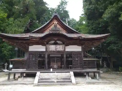 油日神社の本殿