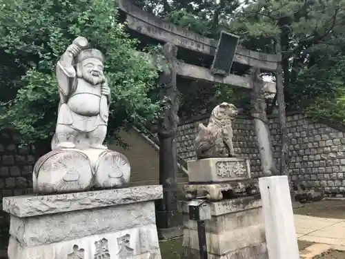 品川神社の像