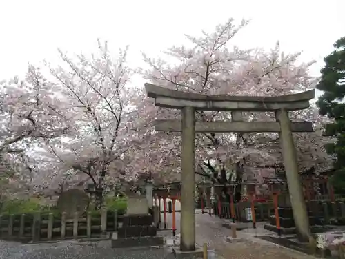 六孫王神社の鳥居