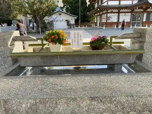 廣島護國神社の{uncategorized: "未分類", other: "その他", undefined: "問題あり", building: "その他建物", grave: "お墓", sacred_gate: "鳥居", guardian: "狛犬", statue: "像", buddha: "仏像", history: "歴史", nature: "自然", garden: "庭園", animal: "動物", pagoda: "塔", temizu: "手水舎", mountain_gate: "山門・神門", sanctuary: "本殿・本堂", subordinate: "末社・摂社", art: "芸術", scenery: "景色", jizo: "地蔵", ema: "絵馬", goshuin: "御朱印", omikuji: "おみくじ", items: "授与品その他", amulet: "お守り", goshuincho: "御朱印帳", eats: "食事", festival: "お祭り", votive_dance: "神楽", shichigosan: "七五三参", wedding: "結婚式", experience: "体験その他", initially: "初詣", around: "周辺", anti_infection: "感染症対策"}