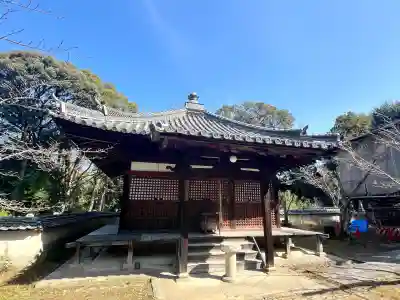 高倉寺の{uncategorized: "未分類", other: "その他", undefined: "問題あり", building: "その他建物", grave: "お墓", sacred_gate: "鳥居", guardian: "狛犬", statue: "像", buddha: "仏像", history: "歴史", nature: "自然", garden: "庭園", animal: "動物", pagoda: "塔", temizu: "手水舎", mountain_gate: "山門・神門", sanctuary: "本殿・本堂", subordinate: "末社・摂社", art: "芸術", scenery: "景色", jizo: "地蔵", ema: "絵馬", goshuin: "御朱印", omikuji: "おみくじ", items: "授与品その他", amulet: "お守り", goshuincho: "御朱印帳", eats: "食事", festival: "お祭り", votive_dance: "神楽", shichigosan: "七五三参", wedding: "結婚式", experience: "体験その他", initially: "初詣", around: "周辺", anti_infection: "感染症対策"}