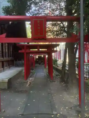 神明社の末社・摂社