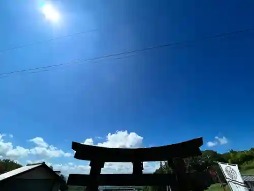 菱野健功神社の建物その他