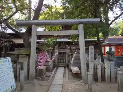 若宮八幡社の末社・摂社