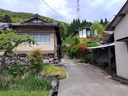 慈久神社の{uncategorized: "未分類", other: "その他", undefined: "問題あり", building: "その他建物", grave: "お墓", sacred_gate: "鳥居", guardian: "狛犬", statue: "像", buddha: "仏像", history: "歴史", nature: "自然", garden: "庭園", animal: "動物", pagoda: "塔", temizu: "手水舎", mountain_gate: "山門・神門", sanctuary: "本殿・本堂", subordinate: "末社・摂社", art: "芸術", scenery: "景色", jizo: "地蔵", ema: "絵馬", goshuin: "御朱印", omikuji: "おみくじ", items: "授与品その他", amulet: "お守り", goshuincho: "御朱印帳", eats: "食事", festival: "お祭り", votive_dance: "神楽", shichigosan: "七五三参", wedding: "結婚式", experience: "体験その他", initially: "初詣", around: "周辺", anti_infection: "感染症対策"}