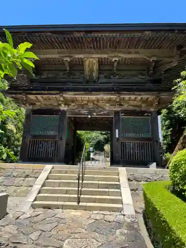 神峯寺の{uncategorized: "未分類", other: "その他", undefined: "問題あり", building: "その他建物", grave: "お墓", sacred_gate: "鳥居", guardian: "狛犬", statue: "像", buddha: "仏像", history: "歴史", nature: "自然", garden: "庭園", animal: "動物", pagoda: "塔", temizu: "手水舎", mountain_gate: "山門・神門", sanctuary: "本殿・本堂", subordinate: "末社・摂社", art: "芸術", scenery: "景色", jizo: "地蔵", ema: "絵馬", goshuin: "御朱印", omikuji: "おみくじ", items: "授与品その他", amulet: "お守り", goshuincho: "御朱印帳", eats: "食事", festival: "お祭り", votive_dance: "神楽", shichigosan: "七五三参", wedding: "結婚式", experience: "体験その他", initially: "初詣", around: "周辺", anti_infection: "感染症対策"}
