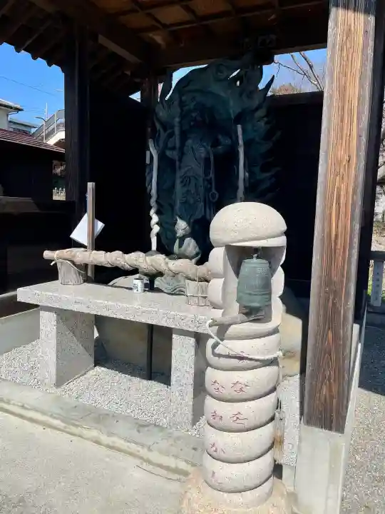 はね瀧道了尊の{uncategorized: "未分類", other: "その他", undefined: "問題あり", building: "その他建物", grave: "お墓", sacred_gate: "鳥居", guardian: "狛犬", statue: "像", buddha: "仏像", history: "歴史", nature: "自然", garden: "庭園", animal: "動物", pagoda: "塔", temizu: "手水舎", mountain_gate: "山門・神門", sanctuary: "本殿・本堂", subordinate: "末社・摂社", art: "芸術", scenery: "景色", jizo: "地蔵", ema: "絵馬", goshuin: "御朱印", omikuji: "おみくじ", items: "授与品その他", amulet: "お守り", goshuincho: "御朱印帳", eats: "食事", festival: "お祭り", votive_dance: "神楽", shichigosan: "七五三参", wedding: "結婚式", experience: "体験その他", initially: "初詣", around: "周辺", anti_infection: "感染症対策"}