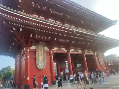 浅草寺の山門・神門