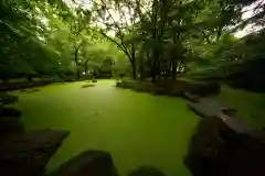 帯廣神社の庭園