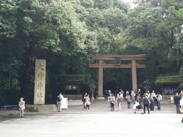 大神神社の鳥居
