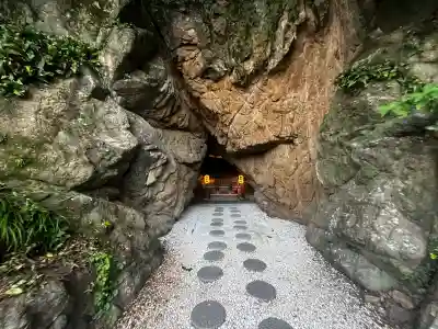 安乎岩戸神社(旧表記:安乎岩戸信龍神社)(兵庫県)