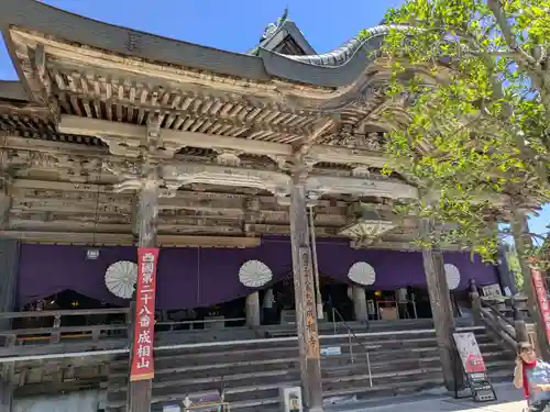 成相寺の本殿・本堂