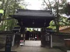 赤坂氷川神社の山門