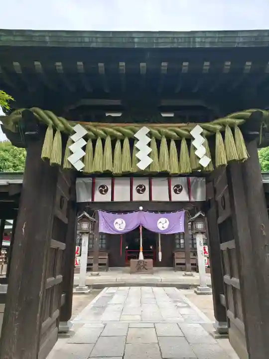 久留米宗社 日吉神社の{uncategorized: "未分類", other: "その他", undefined: "問題あり", building: "その他建物", grave: "お墓", sacred_gate: "鳥居", guardian: "狛犬", statue: "像", buddha: "仏像", history: "歴史", nature: "自然", garden: "庭園", animal: "動物", pagoda: "塔", temizu: "手水舎", mountain_gate: "山門・神門", sanctuary: "本殿・本堂", subordinate: "末社・摂社", art: "芸術", scenery: "景色", jizo: "地蔵", ema: "絵馬", goshuin: "御朱印", omikuji: "おみくじ", items: "授与品その他", amulet: "お守り", goshuincho: "御朱印帳", eats: "食事", festival: "お祭り", votive_dance: "神楽", shichigosan: "七五三参", wedding: "結婚式", experience: "体験その他", initially: "初詣", around: "周辺", anti_infection: "感染症対策"}