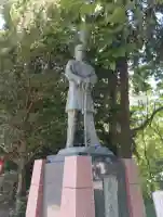 永山神社の像