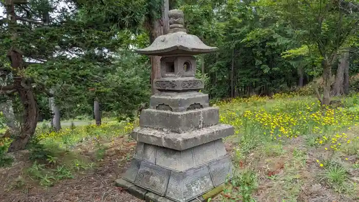 共成神社の建物その他