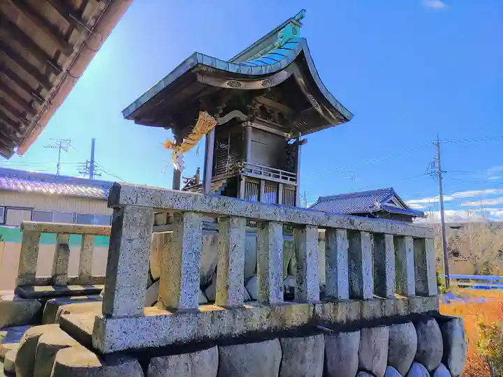 白山社(萩原町高松)の本殿・本堂