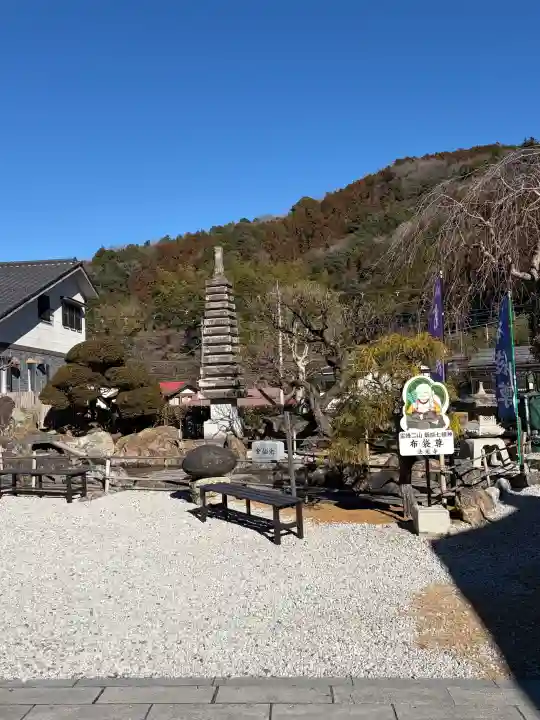 法光寺の{uncategorized: "未分類", other: "その他", undefined: "問題あり", building: "その他建物", grave: "お墓", sacred_gate: "鳥居", guardian: "狛犬", statue: "像", buddha: "仏像", history: "歴史", nature: "自然", garden: "庭園", animal: "動物", pagoda: "塔", temizu: "手水舎", mountain_gate: "山門・神門", sanctuary: "本殿・本堂", subordinate: "末社・摂社", art: "芸術", scenery: "景色", jizo: "地蔵", ema: "絵馬", goshuin: "御朱印", omikuji: "おみくじ", items: "授与品その他", amulet: "お守り", goshuincho: "御朱印帳", eats: "食事", festival: "お祭り", votive_dance: "神楽", shichigosan: "七五三参", wedding: "結婚式", experience: "体験その他", initially: "初詣", around: "周辺", anti_infection: "感染症対策"}