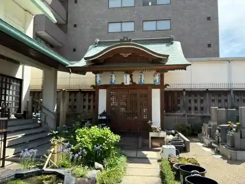 大善寺の{uncategorized: "未分類", other: "その他", undefined: "問題あり", building: "その他建物", grave: "お墓", sacred_gate: "鳥居", guardian: "狛犬", statue: "像", buddha: "仏像", history: "歴史", nature: "自然", garden: "庭園", animal: "動物", pagoda: "塔", temizu: "手水舎", mountain_gate: "山門・神門", sanctuary: "本殿・本堂", subordinate: "末社・摂社", art: "芸術", scenery: "景色", jizo: "地蔵", ema: "絵馬", goshuin: "御朱印", omikuji: "おみくじ", items: "授与品その他", amulet: "お守り", goshuincho: "御朱印帳", eats: "食事", festival: "お祭り", votive_dance: "神楽", shichigosan: "七五三参", wedding: "結婚式", experience: "体験その他", initially: "初詣", around: "周辺", anti_infection: "感染症対策"}