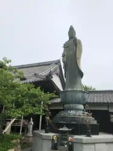 宝珠院の{uncategorized: "未分類", other: "その他", undefined: "問題あり", building: "その他建物", grave: "お墓", sacred_gate: "鳥居", guardian: "狛犬", statue: "像", buddha: "仏像", history: "歴史", nature: "自然", garden: "庭園", animal: "動物", pagoda: "塔", temizu: "手水舎", mountain_gate: "山門・神門", sanctuary: "本殿・本堂", subordinate: "末社・摂社", art: "芸術", scenery: "景色", jizo: "地蔵", ema: "絵馬", goshuin: "御朱印", omikuji: "おみくじ", items: "授与品その他", amulet: "お守り", goshuincho: "御朱印帳", eats: "食事", festival: "お祭り", votive_dance: "神楽", shichigosan: "七五三参", wedding: "結婚式", experience: "体験その他", initially: "初詣", around: "周辺", anti_infection: "感染症対策"}