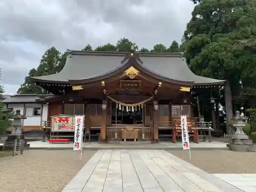 諏訪神社の本殿