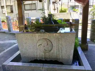 多田神社の手水舎