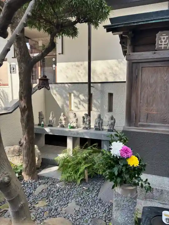 圓應寺の{uncategorized: "未分類", other: "その他", undefined: "問題あり", building: "その他建物", grave: "お墓", sacred_gate: "鳥居", guardian: "狛犬", statue: "像", buddha: "仏像", history: "歴史", nature: "自然", garden: "庭園", animal: "動物", pagoda: "塔", temizu: "手水舎", mountain_gate: "山門・神門", sanctuary: "本殿・本堂", subordinate: "末社・摂社", art: "芸術", scenery: "景色", jizo: "地蔵", ema: "絵馬", goshuin: "御朱印", omikuji: "おみくじ", items: "授与品その他", amulet: "お守り", goshuincho: "御朱印帳", eats: "食事", festival: "お祭り", votive_dance: "神楽", shichigosan: "七五三参", wedding: "結婚式", experience: "体験その他", initially: "初詣", around: "周辺", anti_infection: "感染症対策"}