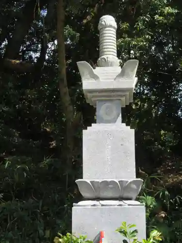 桜ヶ池池宮神社のお墓