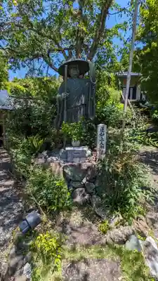 南殿順興寺の像