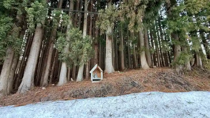 地蔵尊(元町)の{uncategorized: "未分類", other: "その他", undefined: "問題あり", building: "その他建物", grave: "お墓", sacred_gate: "鳥居", guardian: "狛犬", statue: "像", buddha: "仏像", history: "歴史", nature: "自然", garden: "庭園", animal: "動物", pagoda: "塔", temizu: "手水舎", mountain_gate: "山門・神門", sanctuary: "本殿・本堂", subordinate: "末社・摂社", art: "芸術", scenery: "景色", jizo: "地蔵", ema: "絵馬", goshuin: "御朱印", omikuji: "おみくじ", items: "授与品その他", amulet: "お守り", goshuincho: "御朱印帳", eats: "食事", festival: "お祭り", votive_dance: "神楽", shichigosan: "七五三参", wedding: "結婚式", experience: "体験その他", initially: "初詣", around: "周辺", anti_infection: "感染症対策"}