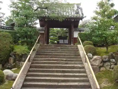 海宝寺の山門