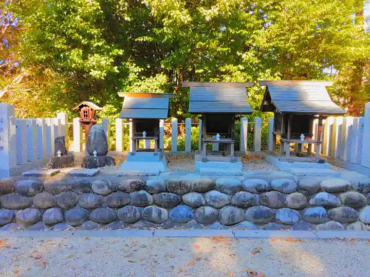 虫鹿神社(前原)の末社・摂社