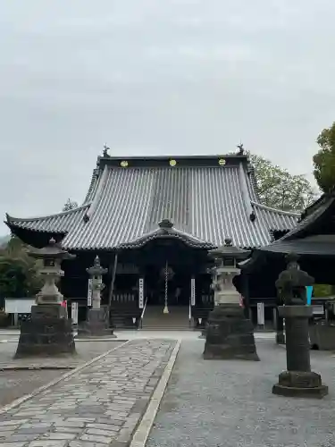 鑁阿寺の{uncategorized: "未分類", other: "その他", undefined: "問題あり", building: "その他建物", grave: "お墓", sacred_gate: "鳥居", guardian: "狛犬", statue: "像", buddha: "仏像", history: "歴史", nature: "自然", garden: "庭園", animal: "動物", pagoda: "塔", temizu: "手水舎", mountain_gate: "山門・神門", sanctuary: "本殿・本堂", subordinate: "末社・摂社", art: "芸術", scenery: "景色", jizo: "地蔵", ema: "絵馬", goshuin: "御朱印", omikuji: "おみくじ", items: "授与品その他", amulet: "お守り", goshuincho: "御朱印帳", eats: "食事", festival: "お祭り", votive_dance: "神楽", shichigosan: "七五三参", wedding: "結婚式", experience: "体験その他", initially: "初詣", around: "周辺", anti_infection: "感染症対策"}