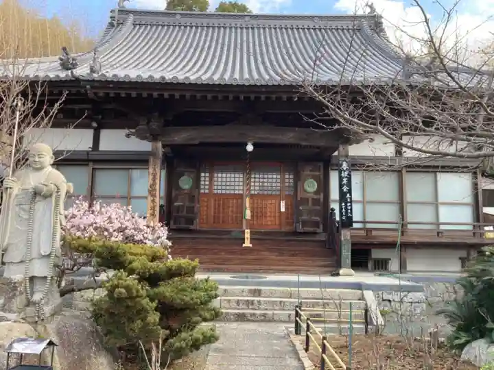 観音寺の本殿・本堂