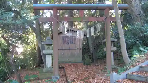 諏訪神社の末社