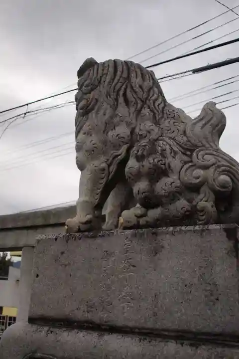 甲斐奈神社の狛犬