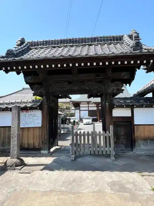 千蔵院(蓮華寺)の{uncategorized: "未分類", other: "その他", undefined: "問題あり", building: "その他建物", grave: "お墓", sacred_gate: "鳥居", guardian: "狛犬", statue: "像", buddha: "仏像", history: "歴史", nature: "自然", garden: "庭園", animal: "動物", pagoda: "塔", temizu: "手水舎", mountain_gate: "山門・神門", sanctuary: "本殿・本堂", subordinate: "末社・摂社", art: "芸術", scenery: "景色", jizo: "地蔵", ema: "絵馬", goshuin: "御朱印", omikuji: "おみくじ", items: "授与品その他", amulet: "お守り", goshuincho: "御朱印帳", eats: "食事", festival: "お祭り", votive_dance: "神楽", shichigosan: "七五三参", wedding: "結婚式", experience: "体験その他", initially: "初詣", around: "周辺", anti_infection: "感染症対策"}