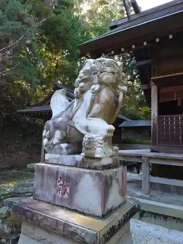 莫越山神社の狛犬