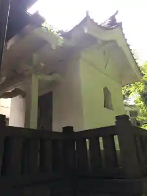 澤蔵司稲荷（慈眼院）の本殿・本堂