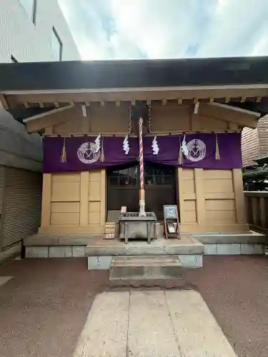 朝日神社の{uncategorized: "未分類", other: "その他", undefined: "問題あり", building: "その他建物", grave: "お墓", sacred_gate: "鳥居", guardian: "狛犬", statue: "像", buddha: "仏像", history: "歴史", nature: "自然", garden: "庭園", animal: "動物", pagoda: "塔", temizu: "手水舎", mountain_gate: "山門・神門", sanctuary: "本殿・本堂", subordinate: "末社・摂社", art: "芸術", scenery: "景色", jizo: "地蔵", ema: "絵馬", goshuin: "御朱印", omikuji: "おみくじ", items: "授与品その他", amulet: "お守り", goshuincho: "御朱印帳", eats: "食事", festival: "お祭り", votive_dance: "神楽", shichigosan: "七五三参", wedding: "結婚式", experience: "体験その他", initially: "初詣", around: "周辺", anti_infection: "感染症対策"}