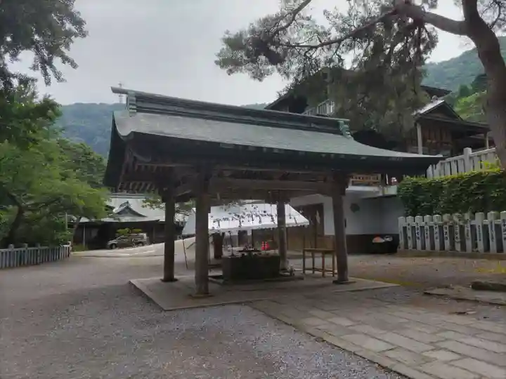 函館八幡宮の手水舎