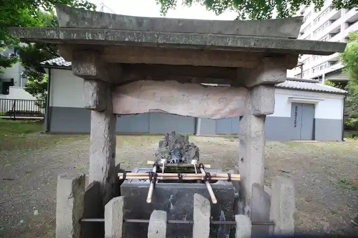 西早稲田天祖神社の手水舎