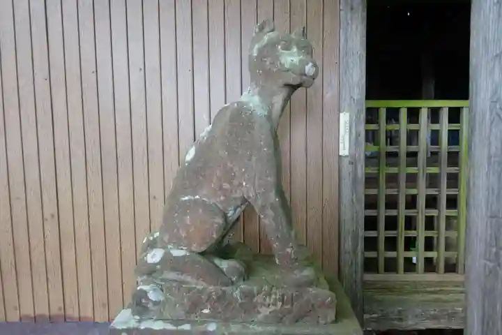 両神御嶽神社本社の狛犬
