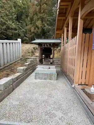 添御縣坐神社の{uncategorized: "未分類", other: "その他", undefined: "問題あり", building: "その他建物", grave: "お墓", sacred_gate: "鳥居", guardian: "狛犬", statue: "像", buddha: "仏像", history: "歴史", nature: "自然", garden: "庭園", animal: "動物", pagoda: "塔", temizu: "手水舎", mountain_gate: "山門・神門", sanctuary: "本殿・本堂", subordinate: "末社・摂社", art: "芸術", scenery: "景色", jizo: "地蔵", ema: "絵馬", goshuin: "御朱印", omikuji: "おみくじ", items: "授与品その他", amulet: "お守り", goshuincho: "御朱印帳", eats: "食事", festival: "お祭り", votive_dance: "神楽", shichigosan: "七五三参", wedding: "結婚式", experience: "体験その他", initially: "初詣", around: "周辺", anti_infection: "感染症対策"}