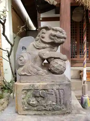 東神社の狛犬