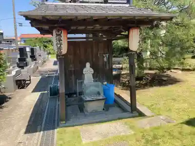 安立寺の{uncategorized: "未分類", other: "その他", undefined: "問題あり", building: "その他建物", grave: "お墓", sacred_gate: "鳥居", guardian: "狛犬", statue: "像", buddha: "仏像", history: "歴史", nature: "自然", garden: "庭園", animal: "動物", pagoda: "塔", temizu: "手水舎", mountain_gate: "山門・神門", sanctuary: "本殿・本堂", subordinate: "末社・摂社", art: "芸術", scenery: "景色", jizo: "地蔵", ema: "絵馬", goshuin: "御朱印", omikuji: "おみくじ", items: "授与品その他", amulet: "お守り", goshuincho: "御朱印帳", eats: "食事", festival: "お祭り", votive_dance: "神楽", shichigosan: "七五三参", wedding: "結婚式", experience: "体験その他", initially: "初詣", around: "周辺", anti_infection: "感染症対策"}
