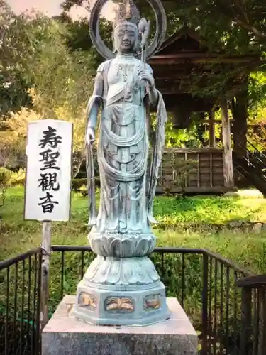 金剛寿院 (伝法寺)の仏像