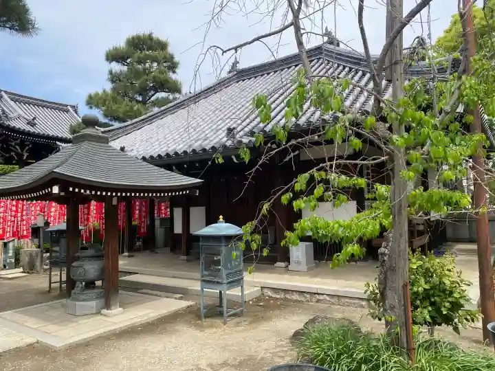 葛井寺の{uncategorized: "未分類", other: "その他", undefined: "問題あり", building: "その他建物", grave: "お墓", sacred_gate: "鳥居", guardian: "狛犬", statue: "像", buddha: "仏像", history: "歴史", nature: "自然", garden: "庭園", animal: "動物", pagoda: "塔", temizu: "手水舎", mountain_gate: "山門・神門", sanctuary: "本殿・本堂", subordinate: "末社・摂社", art: "芸術", scenery: "景色", jizo: "地蔵", ema: "絵馬", goshuin: "御朱印", omikuji: "おみくじ", items: "授与品その他", amulet: "お守り", goshuincho: "御朱印帳", eats: "食事", festival: "お祭り", votive_dance: "神楽", shichigosan: "七五三参", wedding: "結婚式", experience: "体験その他", initially: "初詣", around: "周辺", anti_infection: "感染症対策"}
