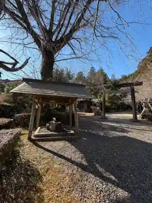 八柱神社(大内山)の{uncategorized: "未分類", other: "その他", undefined: "問題あり", building: "その他建物", grave: "お墓", sacred_gate: "鳥居", guardian: "狛犬", statue: "像", buddha: "仏像", history: "歴史", nature: "自然", garden: "庭園", animal: "動物", pagoda: "塔", temizu: "手水舎", mountain_gate: "山門・神門", sanctuary: "本殿・本堂", subordinate: "末社・摂社", art: "芸術", scenery: "景色", jizo: "地蔵", ema: "絵馬", goshuin: "御朱印", omikuji: "おみくじ", items: "授与品その他", amulet: "お守り", goshuincho: "御朱印帳", eats: "食事", festival: "お祭り", votive_dance: "神楽", shichigosan: "七五三参", wedding: "結婚式", experience: "体験その他", initially: "初詣", around: "周辺", anti_infection: "感染症対策"}